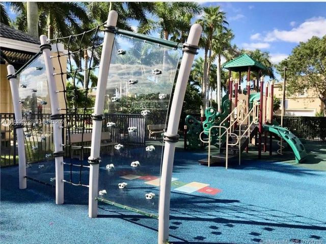 1540 SW 171st Ter, Pembroke Pines, FL 33027