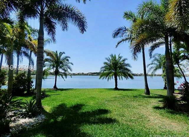 1540 SW 171st Ter, Pembroke Pines, FL 33027