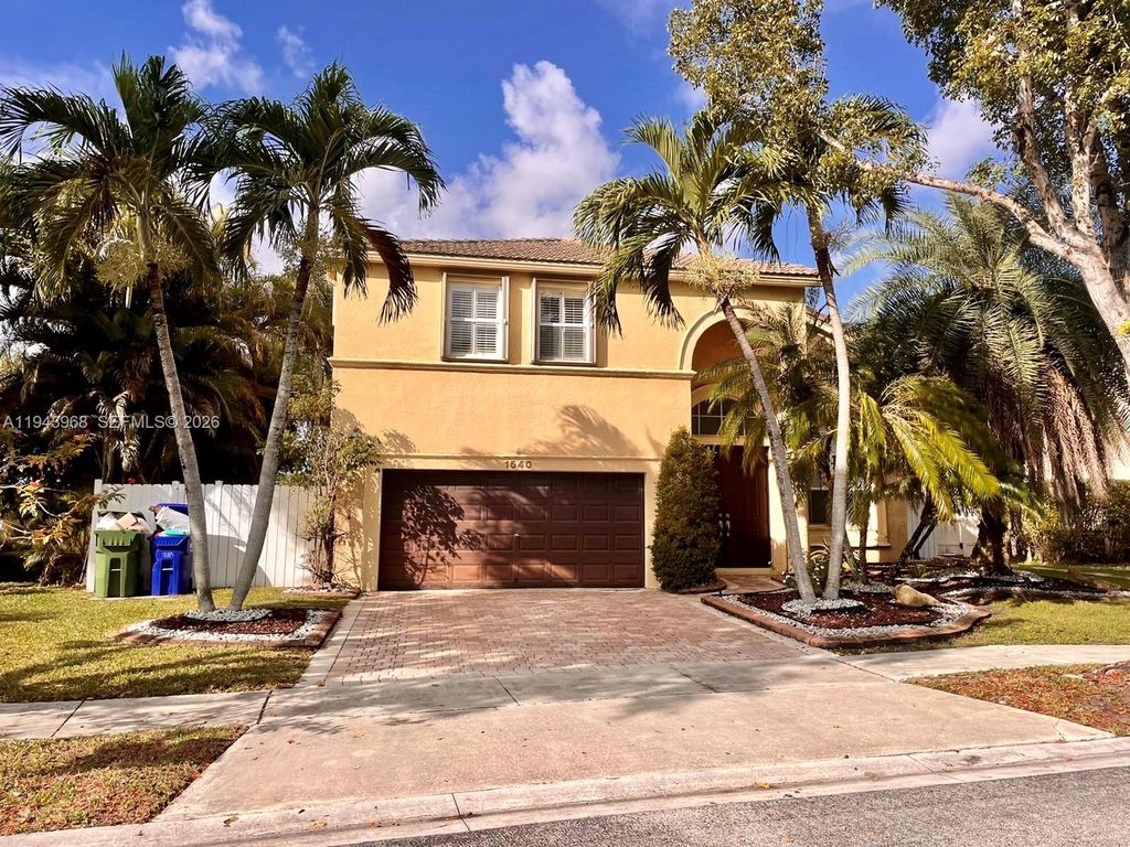 1540 SW 171st Ter, Pembroke Pines, FL 33027
