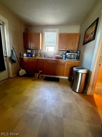 3534 Fairmount Boulevard NE, Canton, OH 44705