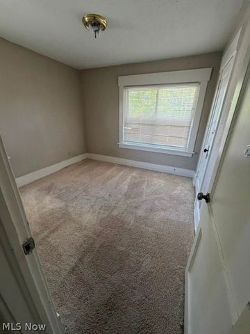 3534 Fairmount Boulevard NE, Canton, OH 44705