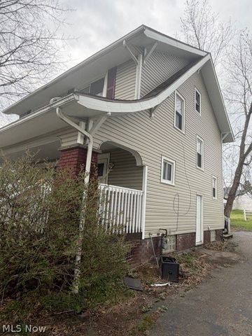 3534 Fairmount Boulevard NE, Canton, OH 44705