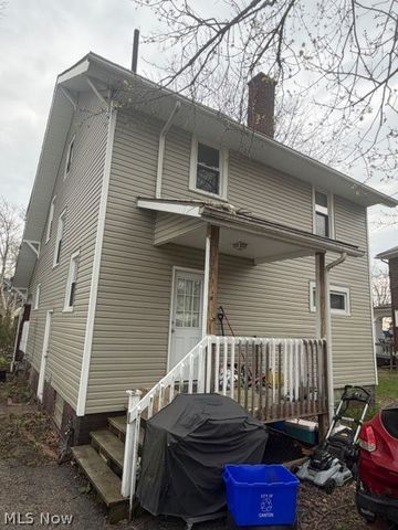 3534 Fairmount Boulevard NE, Canton, OH 44705