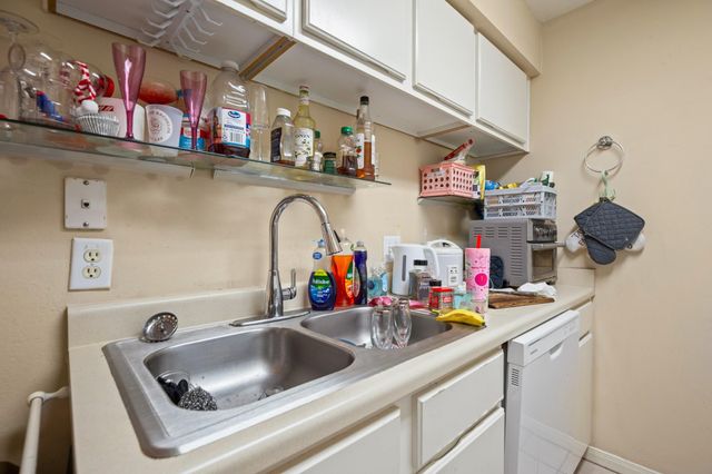 501 W 26th ST 304, Austin, TX 78705