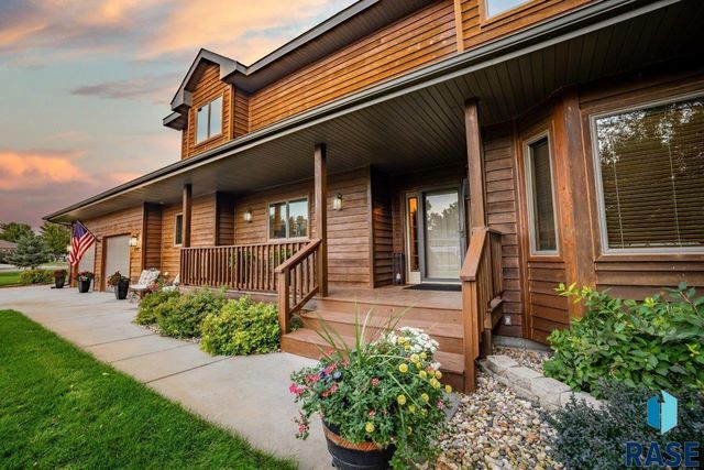 2817 Dailey Dr Drive, Mitchell, SD 57301