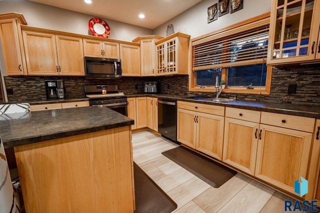 2817 Dailey Dr Drive, Mitchell, SD 57301