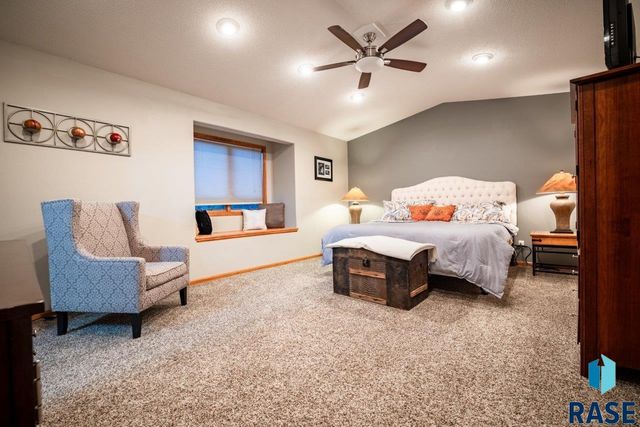 2817 Dailey Dr Drive, Mitchell, SD 57301