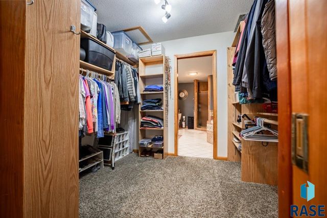 2817 Dailey Dr Drive, Mitchell, SD 57301