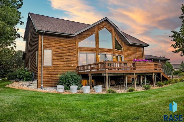 2817 Dailey Dr Drive, Mitchell, SD 57301