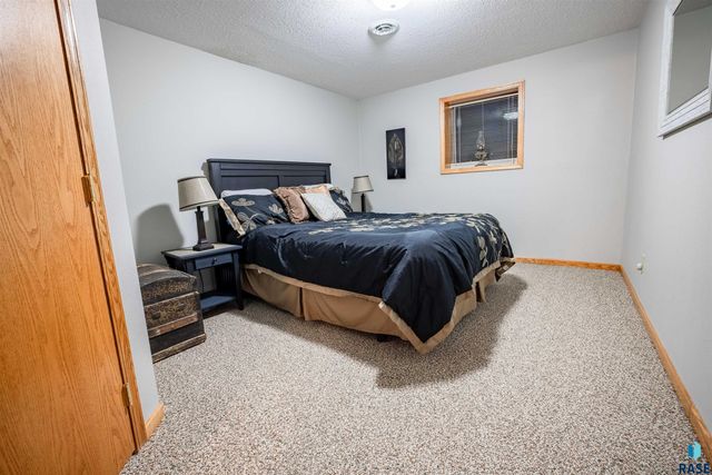 2817 Dailey Dr Drive, Mitchell, SD 57301