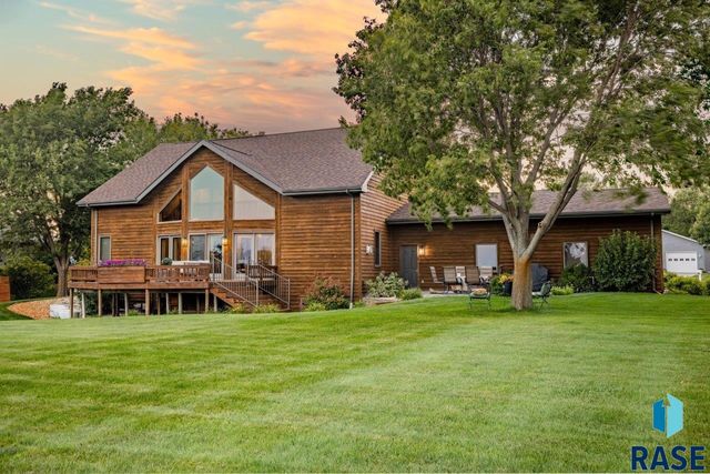 2817 Dailey Dr Drive, Mitchell, SD 57301