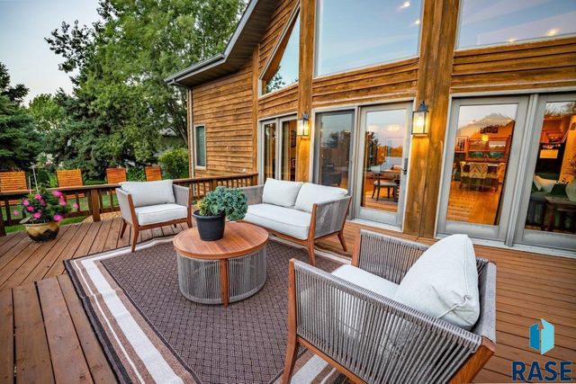 2817 Dailey Dr Drive, Mitchell, SD 57301