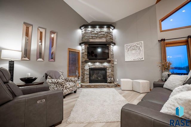 2817 Dailey Dr Drive, Mitchell, SD 57301