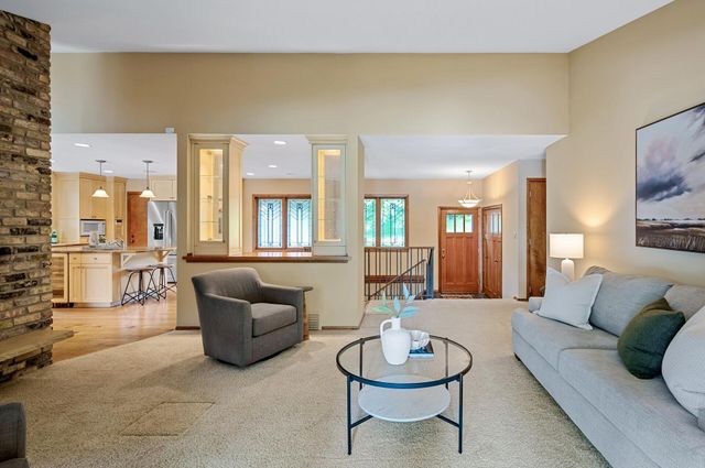 451 Reflection Road, Apple Valley, MN 55124