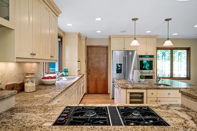 451 Reflection Road, Apple Valley, MN 55124