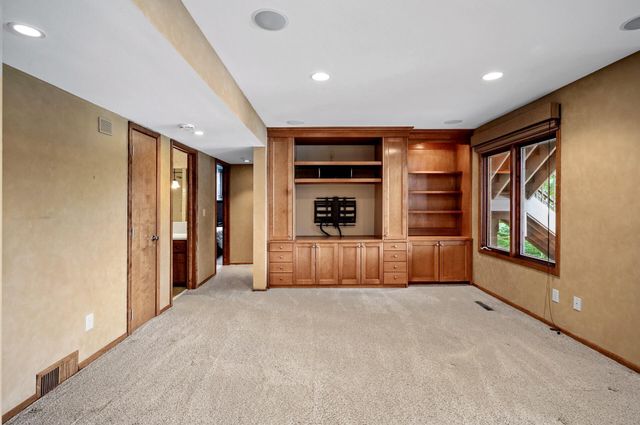 451 Reflection Road, Apple Valley, MN 55124