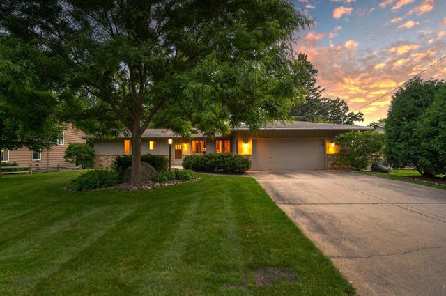 451 Reflection Road, Apple Valley, MN 55124