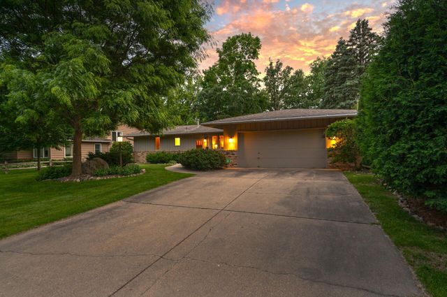 451 Reflection Road, Apple Valley, MN 55124