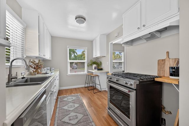1110 55th St, Sacramento, CA 95819