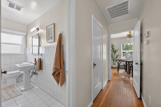 1110 55th St, Sacramento, CA 95819