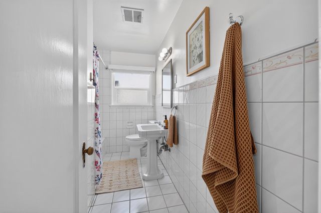 1110 55th St, Sacramento, CA 95819