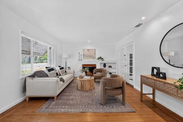1110 55th St, Sacramento, CA 95819
