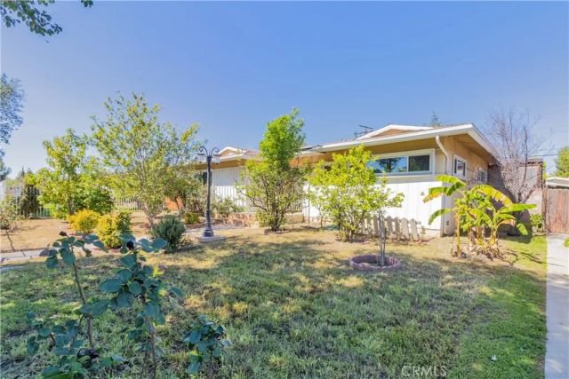 20309 Roscoe, Winnetka, CA 91306