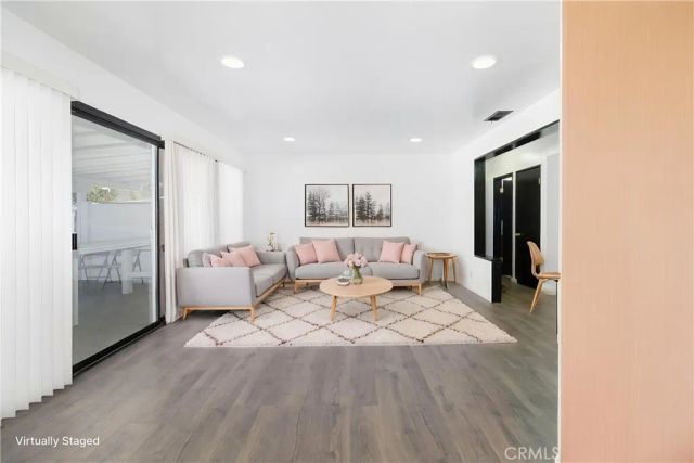 20309 Roscoe, Winnetka, CA 91306