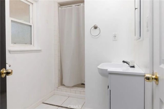 20309 Roscoe, Winnetka, CA 91306