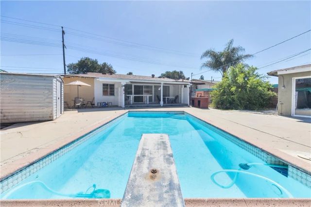 20309 Roscoe, Winnetka, CA 91306