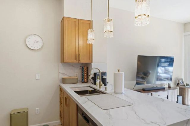 445 Island Avenue 312, San Diego, CA 92101