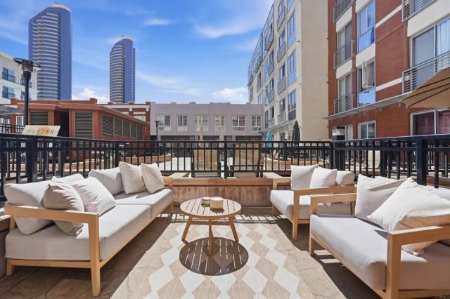 445 Island Avenue 312, San Diego, CA 92101