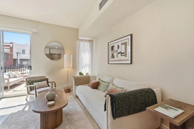 445 Island Avenue 312, San Diego, CA 92101