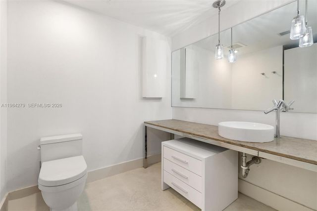 465 Brickell Ave 2604, Miami, FL 33131