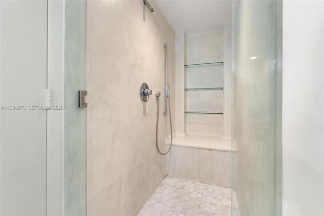 465 Brickell Ave 2604, Miami, FL 33131