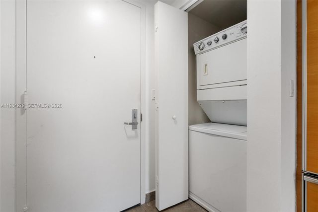 465 Brickell Ave 2604, Miami, FL 33131