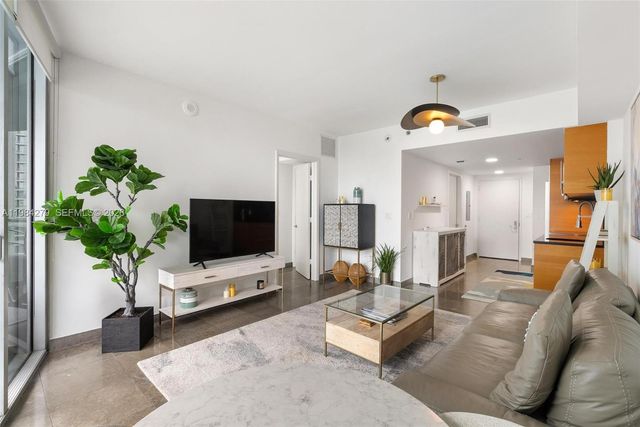 465 Brickell Ave 2604, Miami, FL 33131