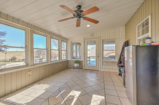 193 West Harmony Acres Drive, Jonesborough, TN 37659