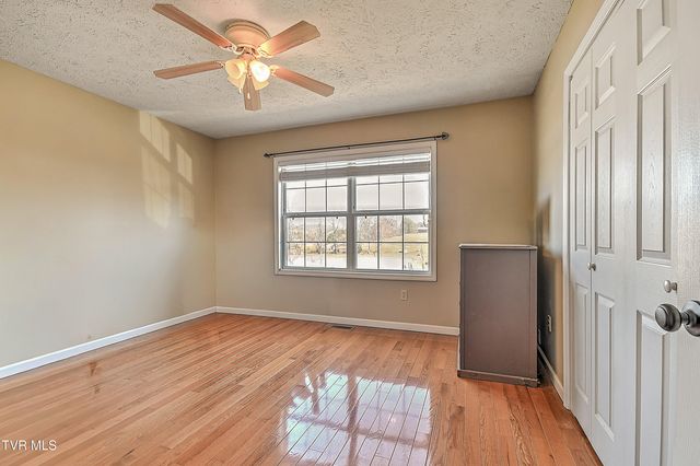 193 West Harmony Acres Drive, Jonesborough, TN 37659