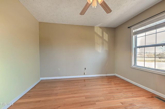 193 West Harmony Acres Drive, Jonesborough, TN 37659