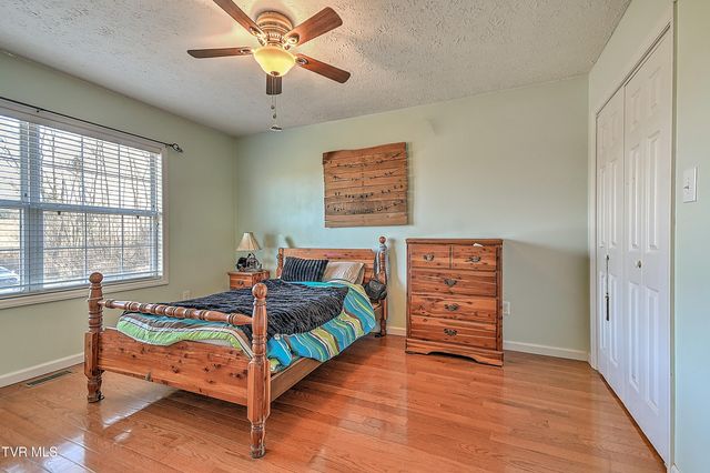 193 West Harmony Acres Drive, Jonesborough, TN 37659