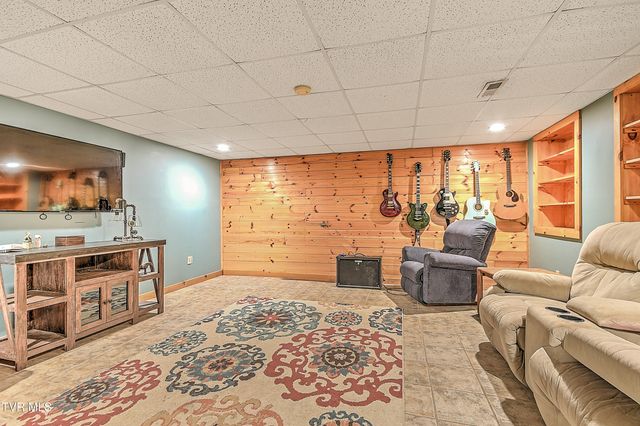 193 West Harmony Acres Drive, Jonesborough, TN 37659