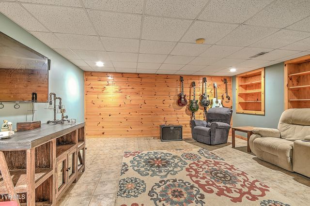 193 West Harmony Acres Drive, Jonesborough, TN 37659