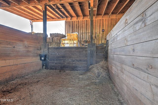 193 West Harmony Acres Drive, Jonesborough, TN 37659