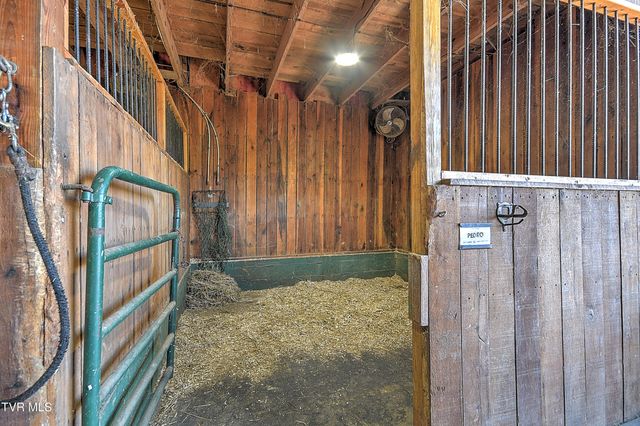 193 West Harmony Acres Drive, Jonesborough, TN 37659