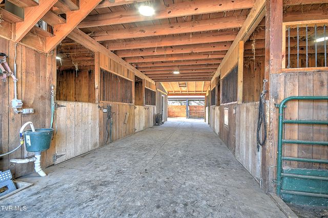 193 West Harmony Acres Drive, Jonesborough, TN 37659