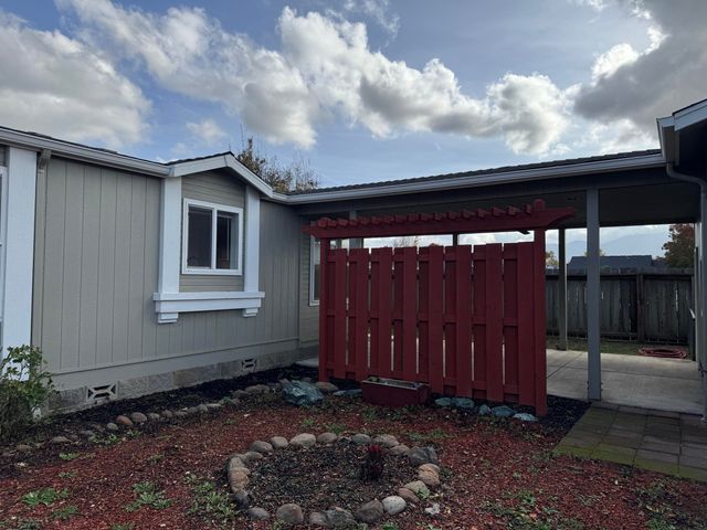 1333 Carlson Drive, Medford, OR 97501