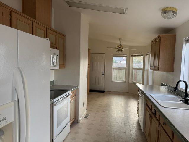 1333 Carlson Drive, Medford, OR 97501