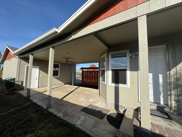 1333 Carlson Drive, Medford, OR 97501