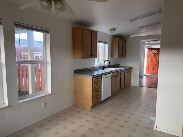 1333 Carlson Drive, Medford, OR 97501